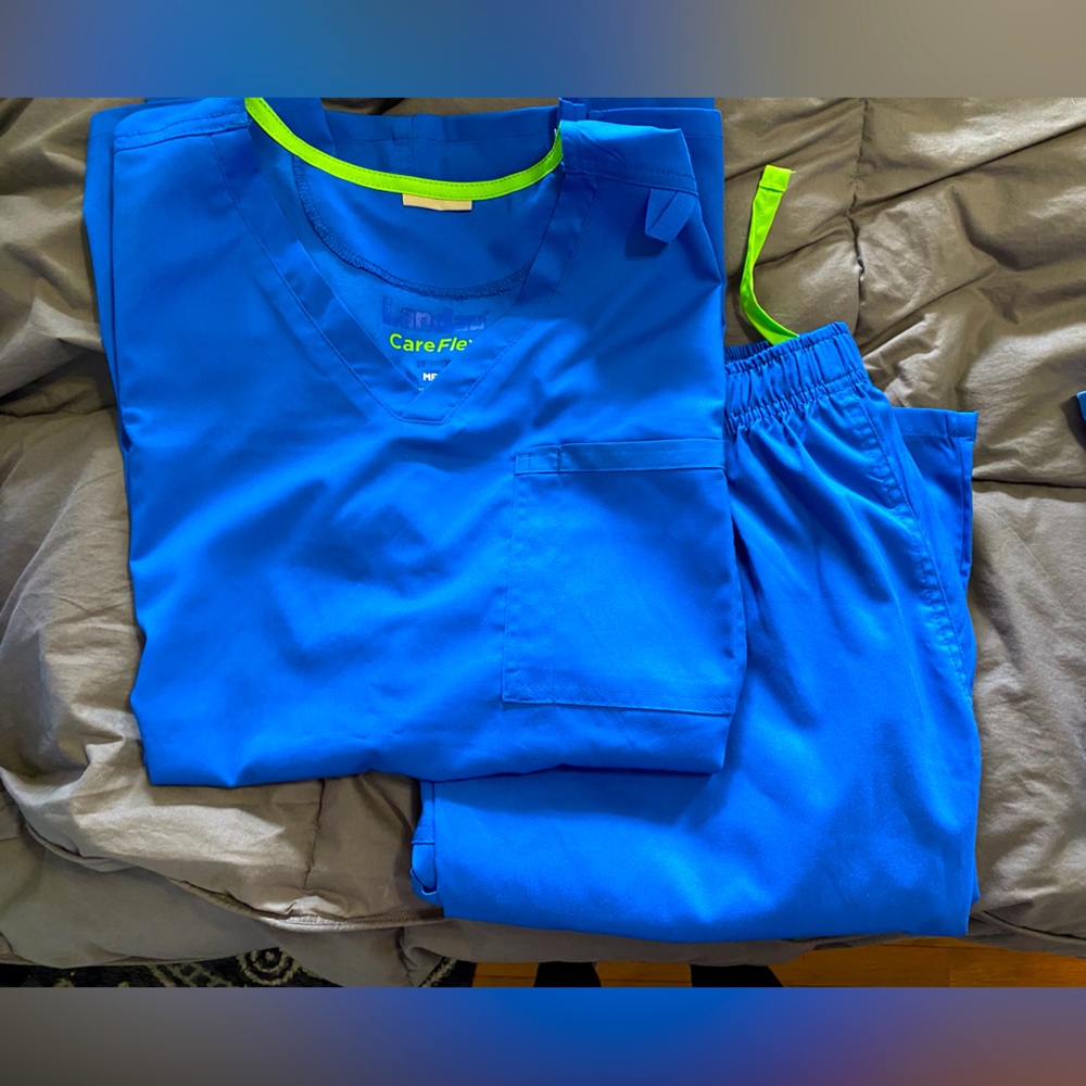 Landau blue scrubs set Sz M (6)